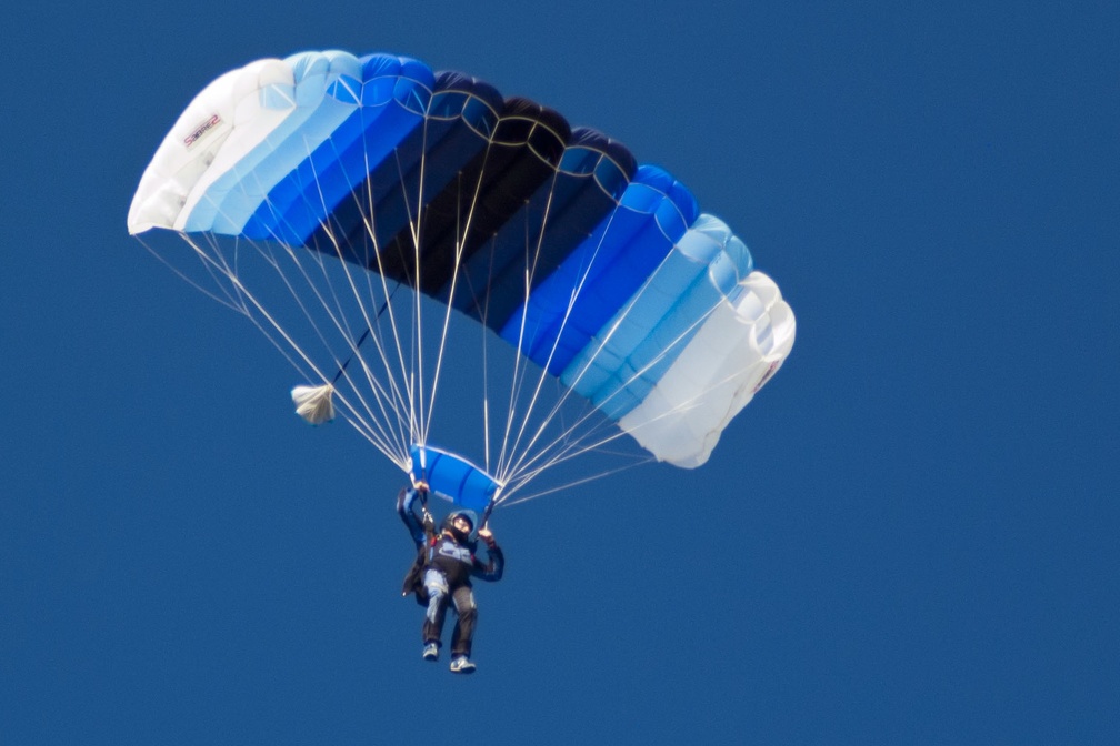 20191130_141648_Sebastian_Skydive_.jpg