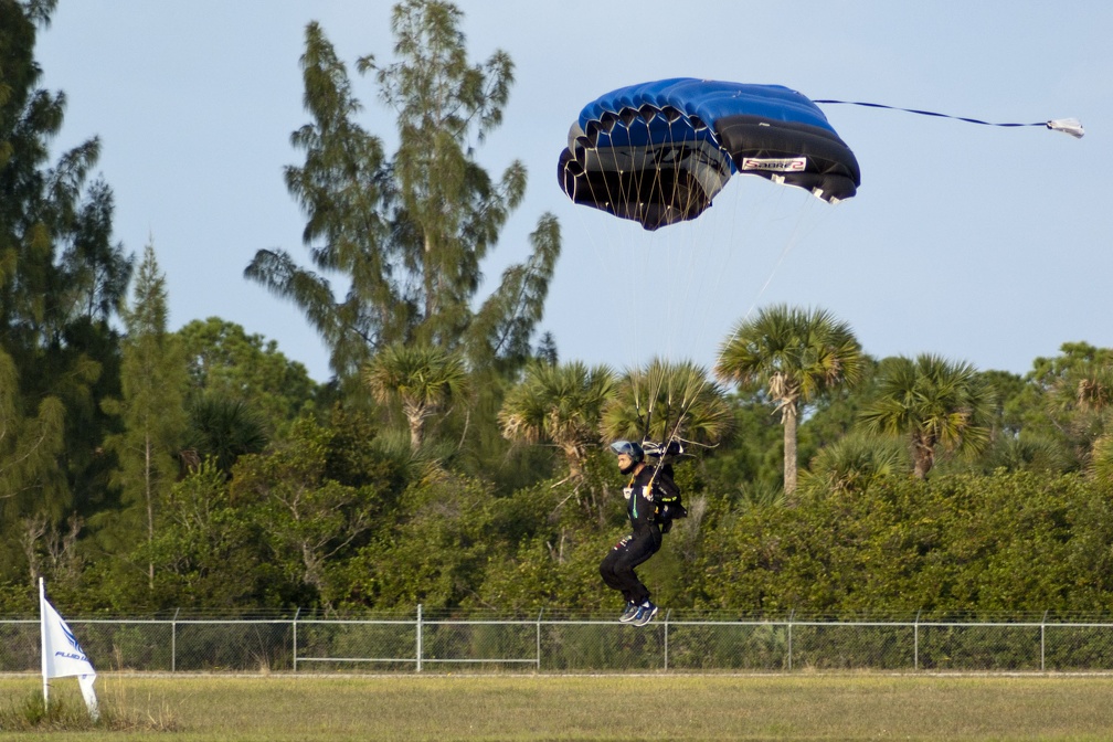 20191230 163100 Sebastian Skydive Steve Lefkowitz