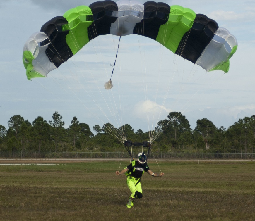 20191230_154316_Sebastian_Skydive_.jpg