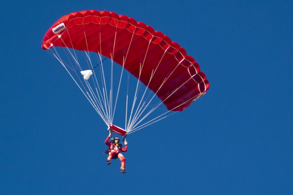 20191130_144518_Sebastian_Skydive_.jpg