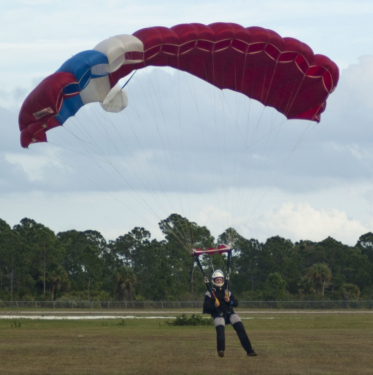 20191230 161010 Sebastian Skydive Lou