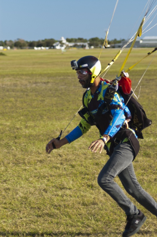 20200101 151212 Sebastian Skydive Red White Chute