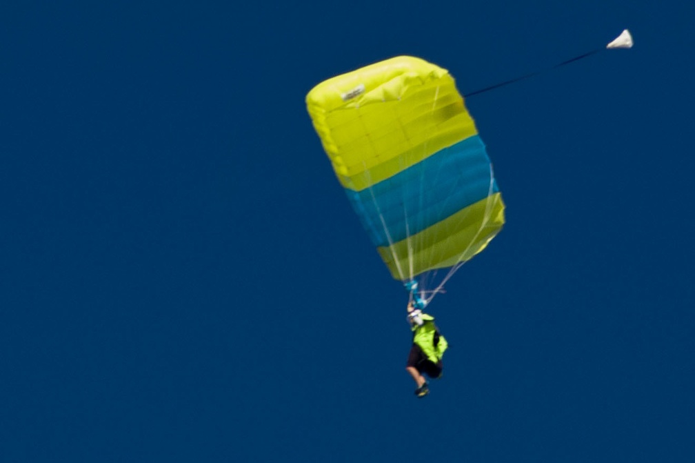 20191130_141840_Sebastian_Skydive_.jpg