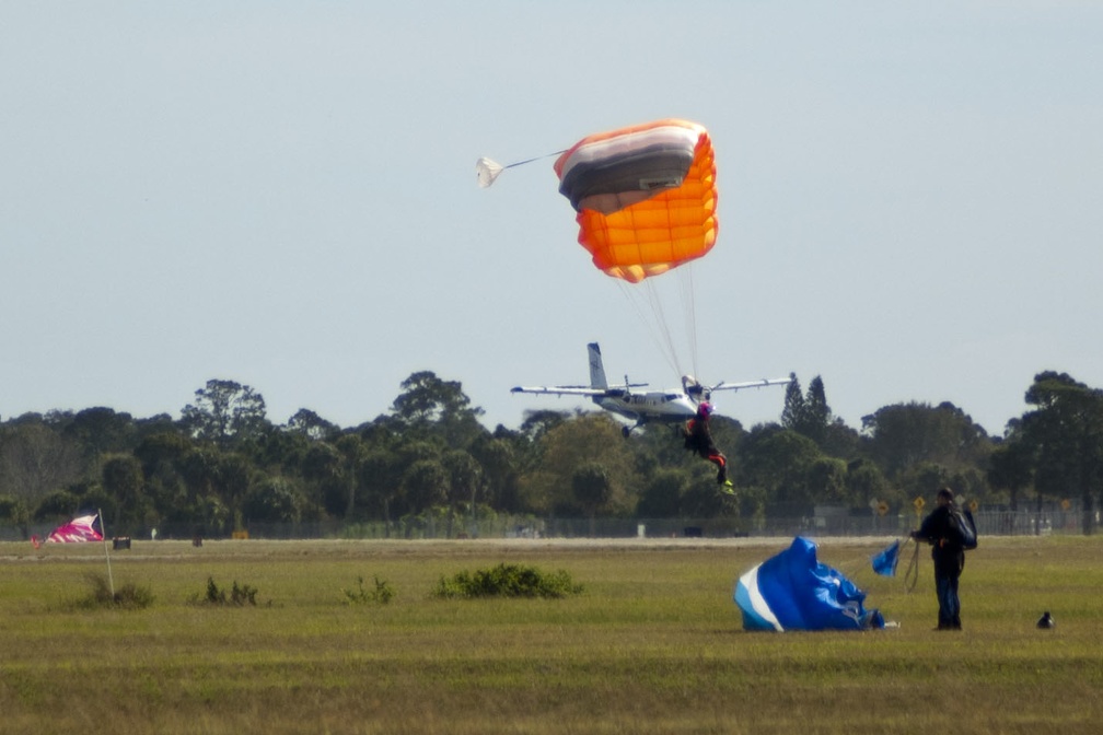 20200119 113350 Sebastian Skydive CarlosLeon Plane MarkDaniels