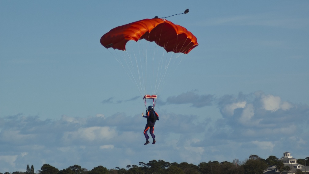 20200223 162828 Sebastian Skydive Marc testing Optimum Reserve160