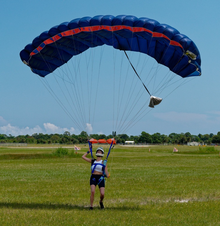 20210904_133353_Sebastian_Skydive_NicoleWinter_Sm.jpg