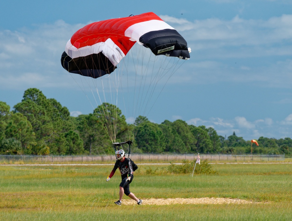 20211031_134207_Sebastian_Skydive_DellBorges.jpg