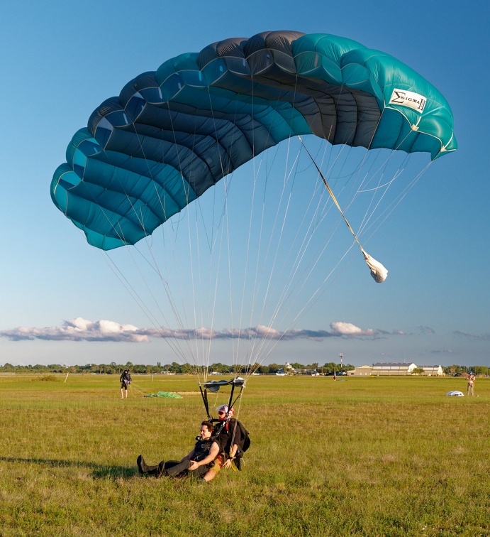 20211031_175458_Sebastian_Skydive_GarrettWilliams_TylerHudson_tandem.jpg