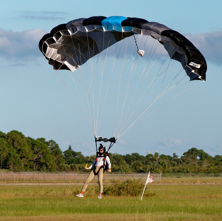 20211031_172737_Sebastian_Skydive_TimoWlochowicz.jpg