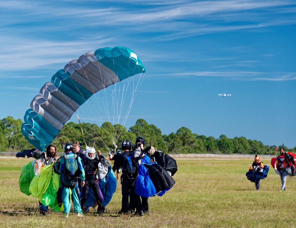 20211126 132844 Sebastian Skydive PeterDennis DocStroup MikeParker DonBromley MarkDaniels BradBrown OxanaBobrovskaya ByronGaskin