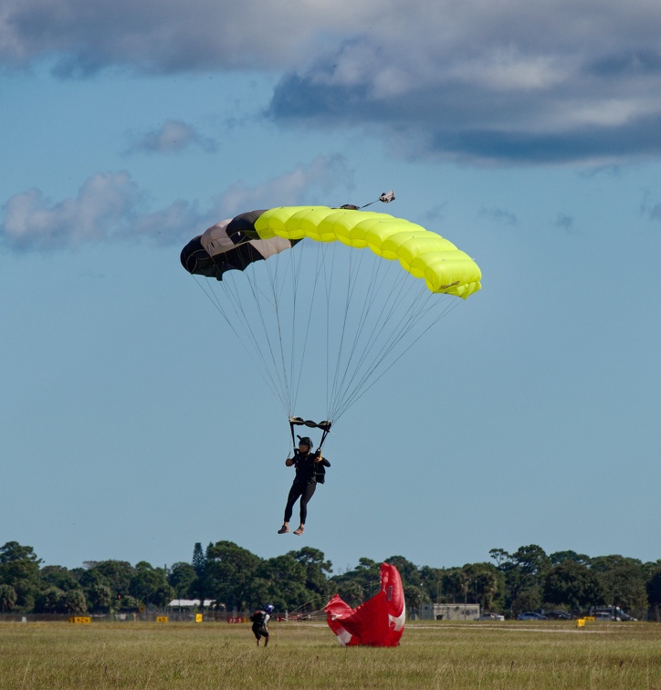 20211126_125904_Sebastian_Skydive_NataliSalama_TracyBattle.jpg