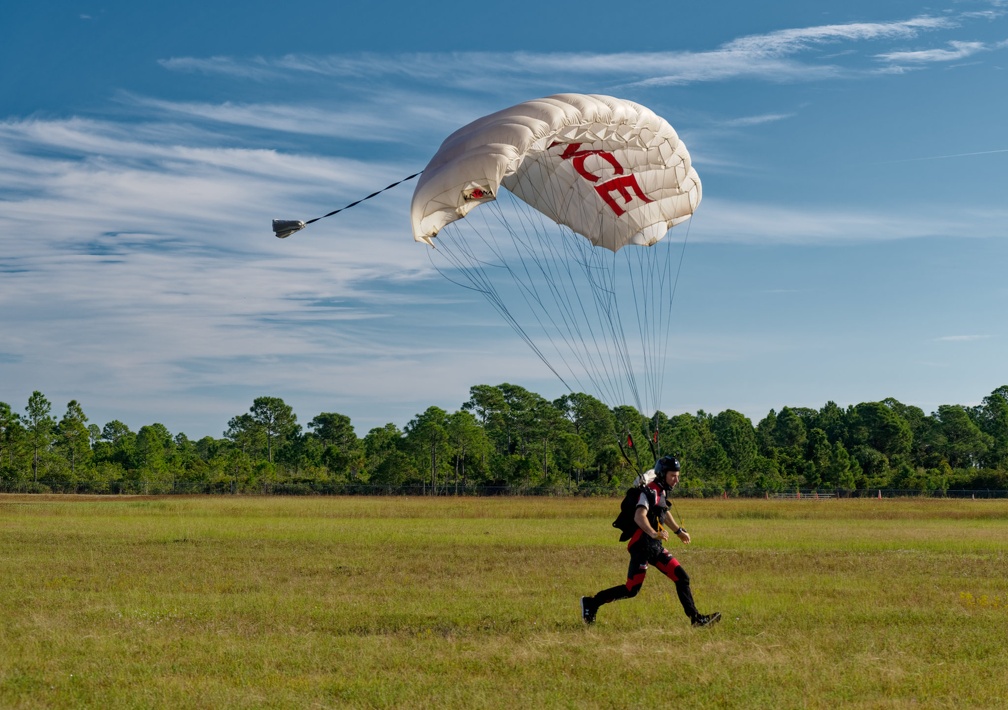 20211113_090057_Sebastian_Skydive_MaxCohn.jpg