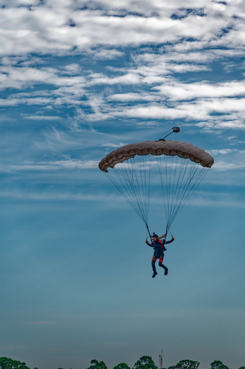 20211128_145940_Sebastian_Skydive_MaxCohn.jpg