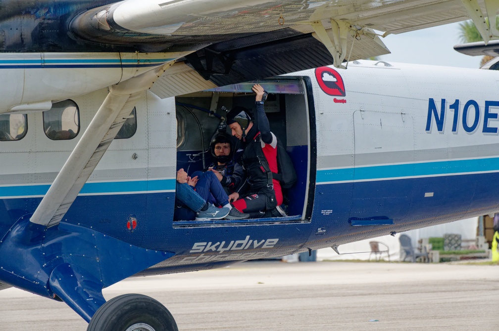 20211128_144319_Sebastian_Skydive_DmitryBobrovski_MaxCohn_OxanaBobrovskaya.jpg