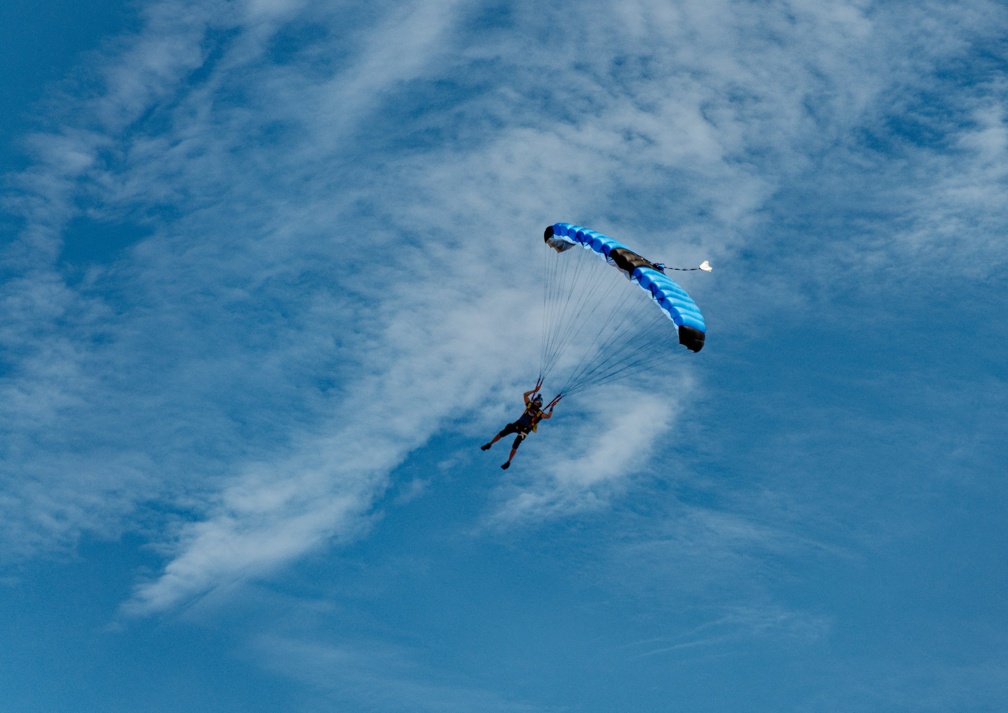 20211113_121014_Sebastian_Skydive_RoyalHamilton.jpg