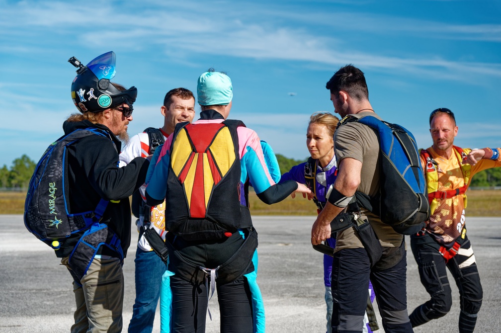 20211203 142229 Sebastian Skydive JeremyMangus ToryHigginbotham MarissaMelnyk JeanetteHanka BrianYoung RoyalHamilton