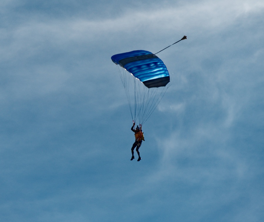 20211203_122136_Sebastian_Skydive_RoyalHamilton.jpg