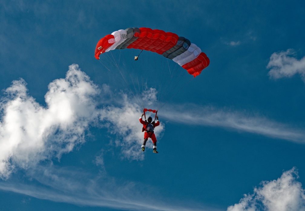 20211211 145611 Sebastian Skydive Santas ByronGaskin