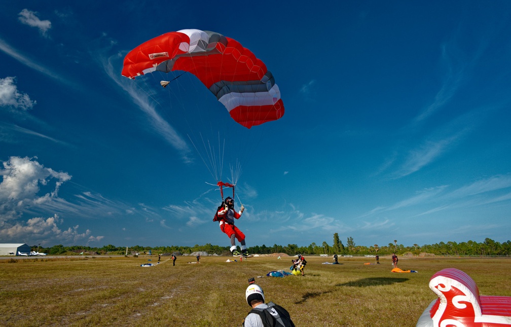 20211211 145614 Sebastian Skydive Santas ByronGaskin