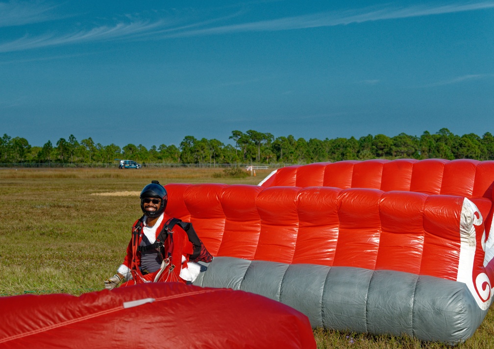 20211211 145621 Sebastian Skydive Santas ByronGaskin