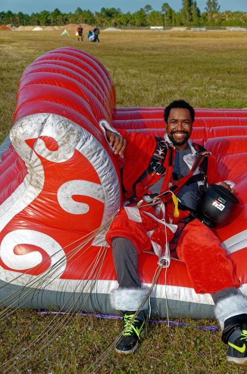 20211211_145738_Sebastian_Skydive_Santas_ByronGaskin.jpg