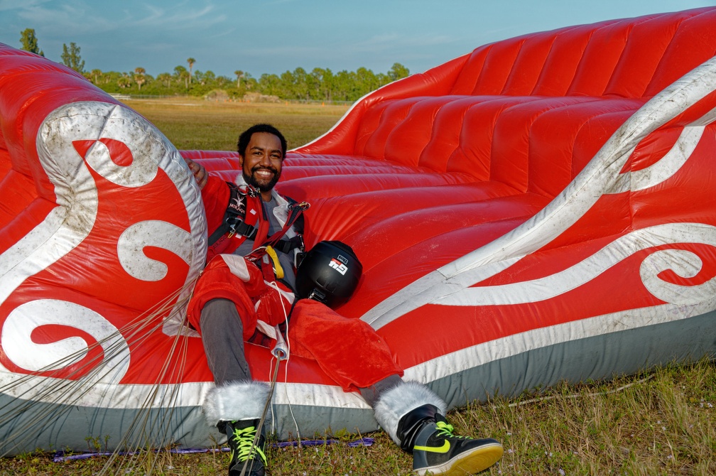 20211211_145745_Sebastian_Skydive_Santas_ByronGaskin.jpg