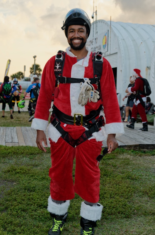 20211211_164714_Sebastian_Skydive_Santas_ByronGaskin.jpg