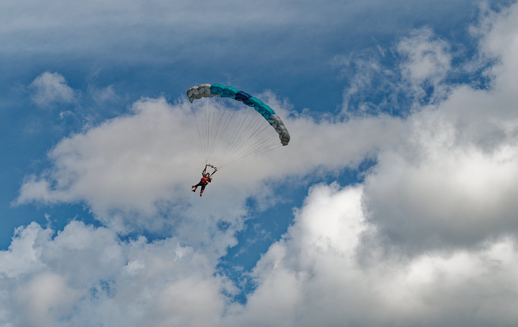 20211219 114821 Sebastian Skydive LiamWertheimer tandem 