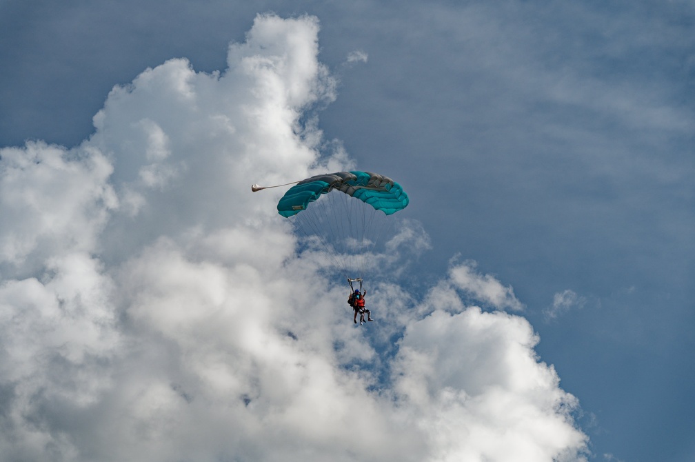 20211219 114604 Sebastian Skydive ChrisGoodell tandem JosePerezRamos