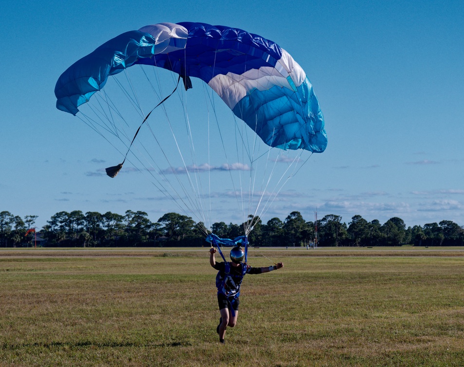 20211226_153938_Sebastian_Skydive_CasianBirta.jpg