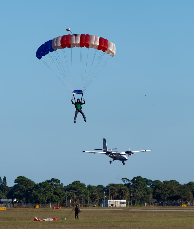 20211226 152222 Sebastian Skydive AnthonyShaleesh Plane