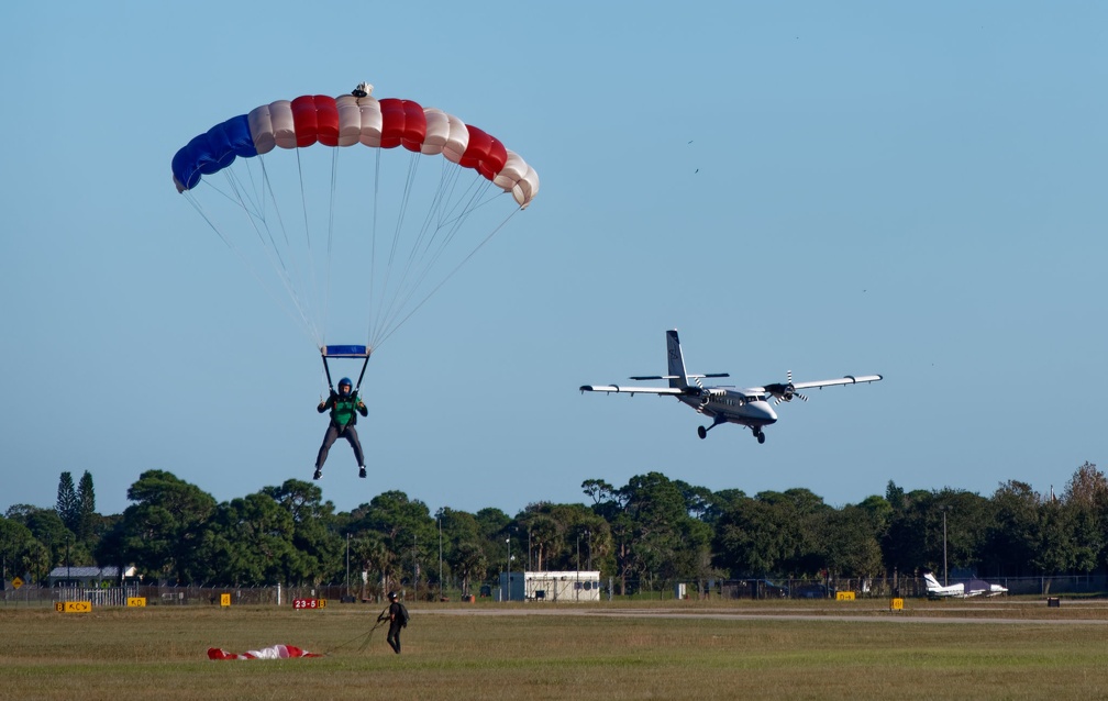 20211226 152223 Sebastian Skydive AnthonyShaleesh Plane