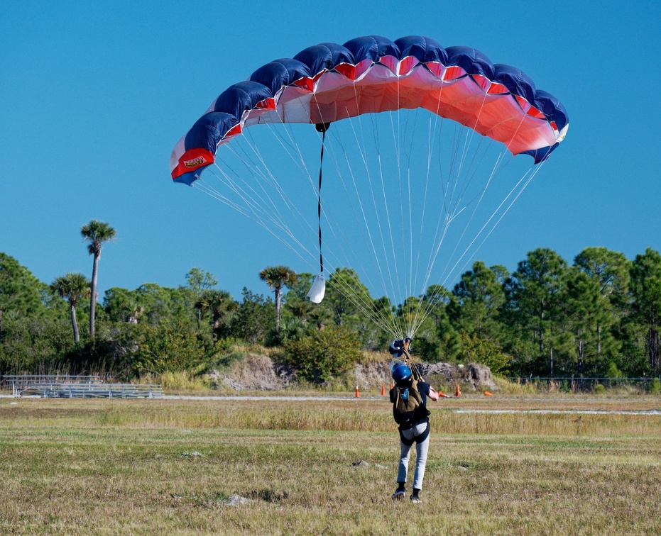 20211228 101002 Sebastian Skydive Invasion 