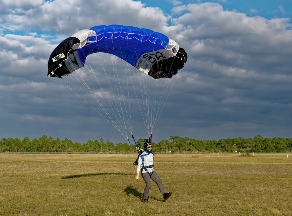 20211228_155222_Sebastian_Skydive_Invasion_KazuOyama.jpg