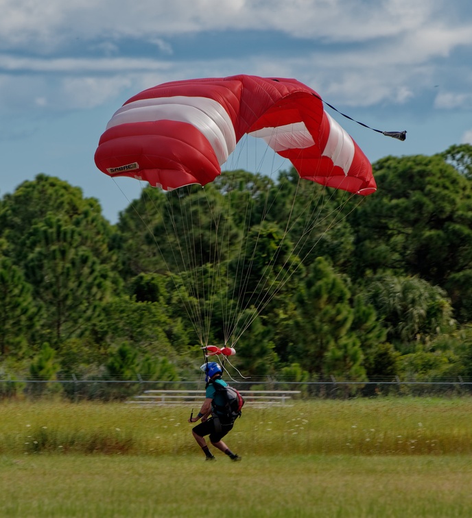 20211015_104000_Sebastian_Skydive_TracyBattle.jpg