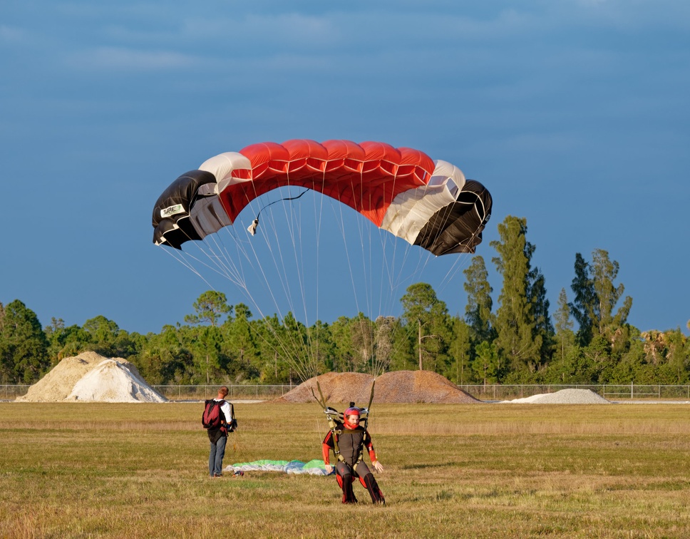 20211228_164707_Sebastian_Skydive_Invasion_CharlieMcGee_M.jpg