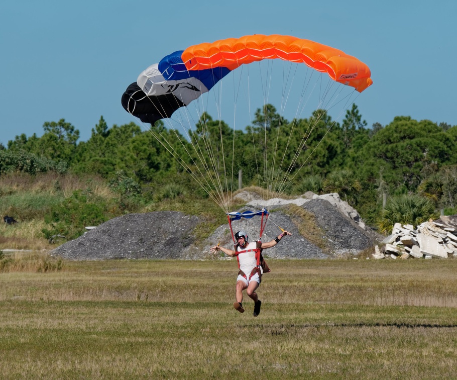 20211230_130329_Sebastian_Skydive_ReeceHofmann.jpg