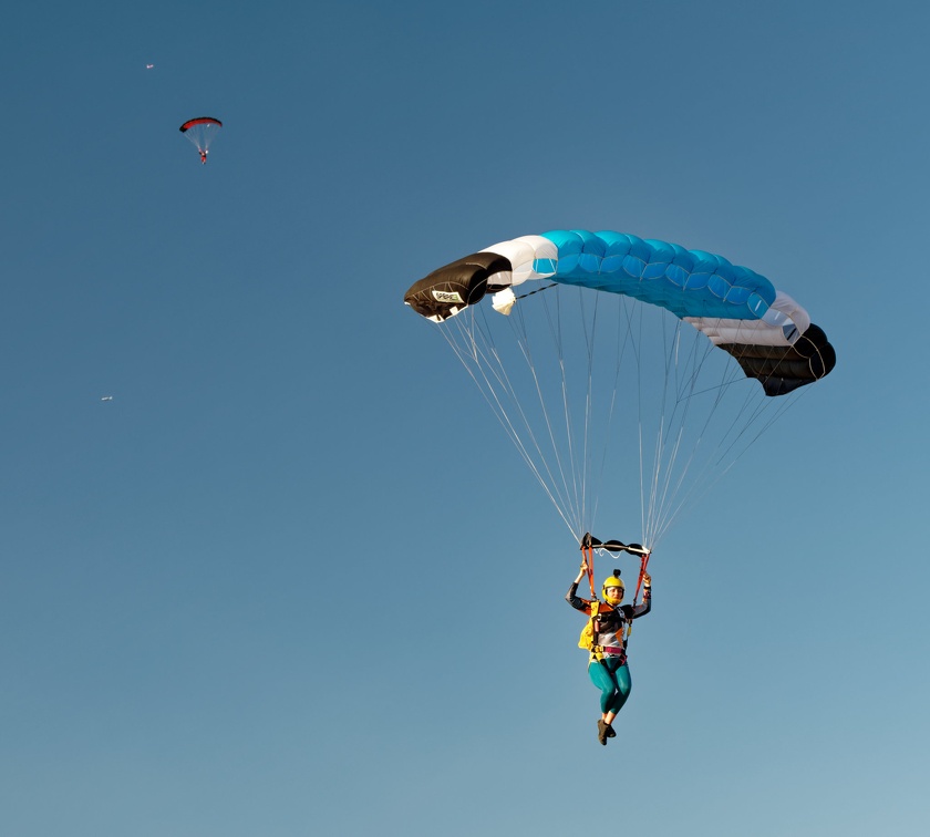 20220204_163521_Sebastian_Skydive_JenHalvorson_JeremyWilliams_TwoPlanes.jpg