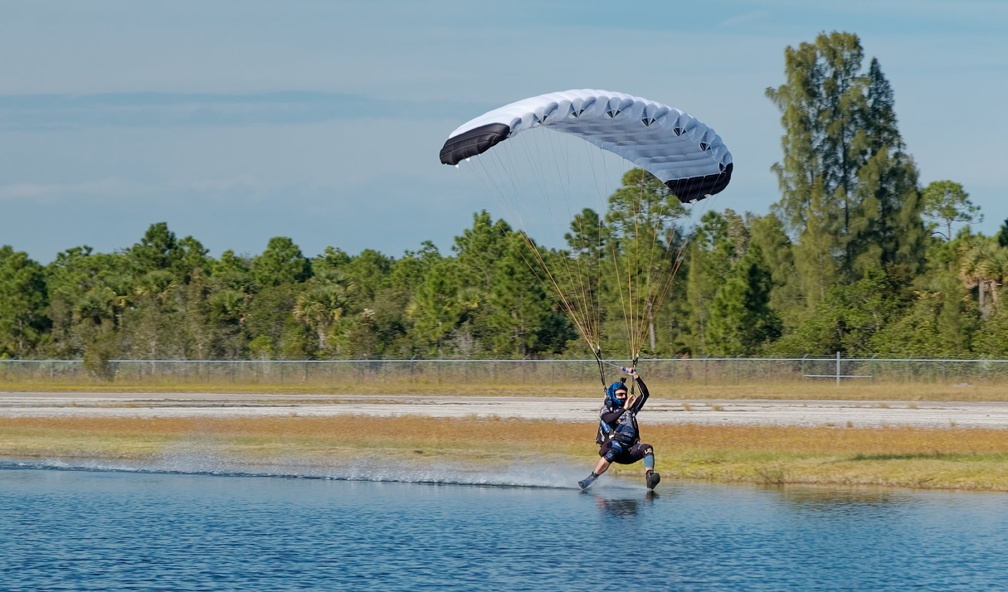 20201206 142810 Sebastian Skydive FLCPA Meet2 CurtBartholomew