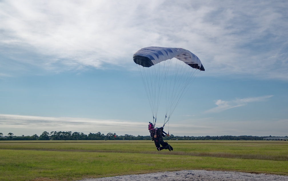 20201206 105132 Sebastian Skydive FLCPA Meet2 JeannieBartholomew M