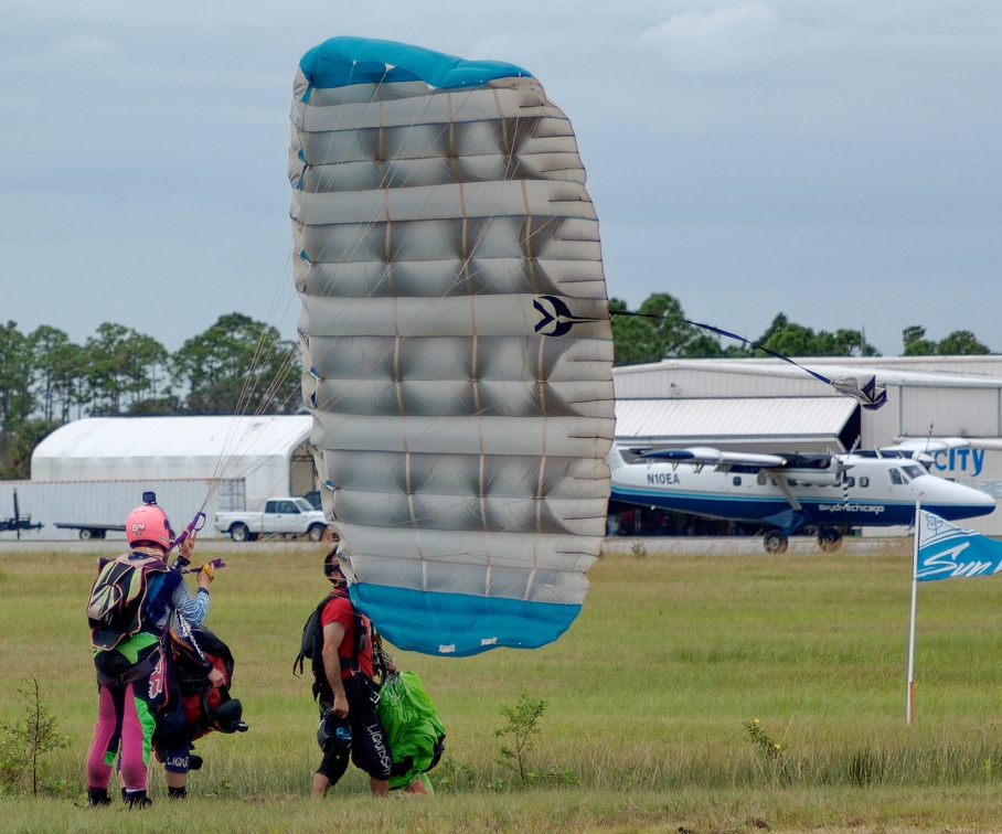 20201204 113120 Sebastian Skydive FLCPA Meet2 LaurenGawlik Plane