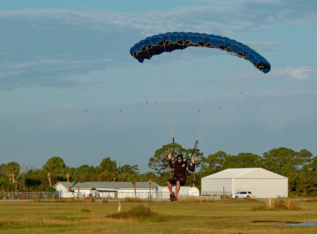 20201206_075926_Sebastian_Skydive_FLCPA_Meet2_LeeSibeleski.jpg