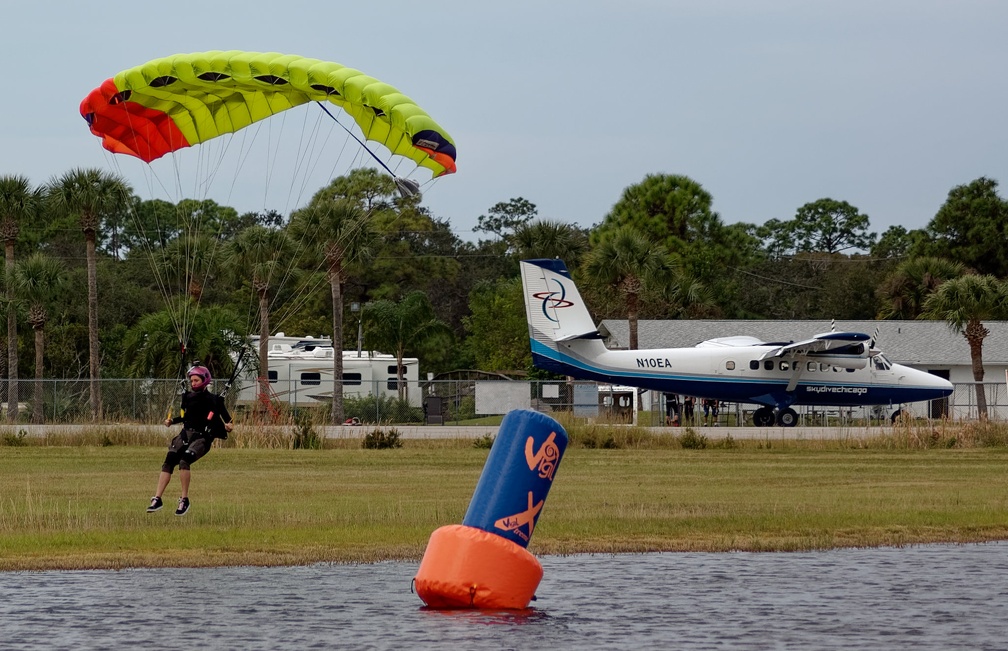 20201204 104108 Sebastian Skydive FLCPA Meet2 LuzDiaz Plane