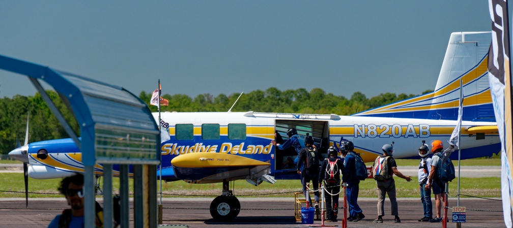 20220411_145737_Deland_Skydive_ScottARoberts_LucasRolim_JohnHrabovsky_Karin_DionRose_PeterFlores.jpg