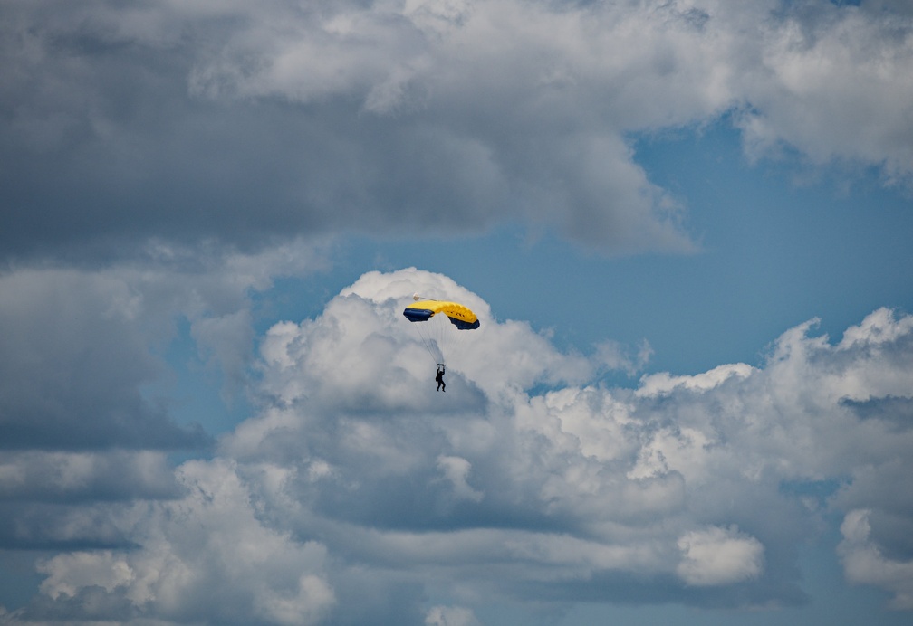 20220425_132352_Deland_Skydive_Karin_AFF4.jpg