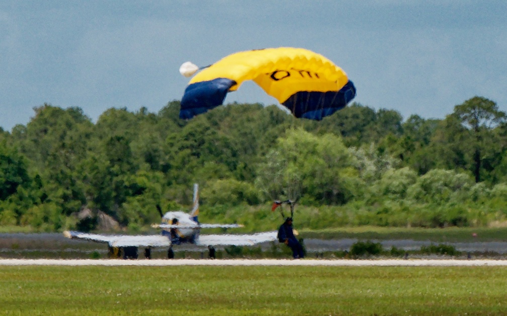 20220425_132407_Deland_Skydive_Karin_AFF4_1.jpg