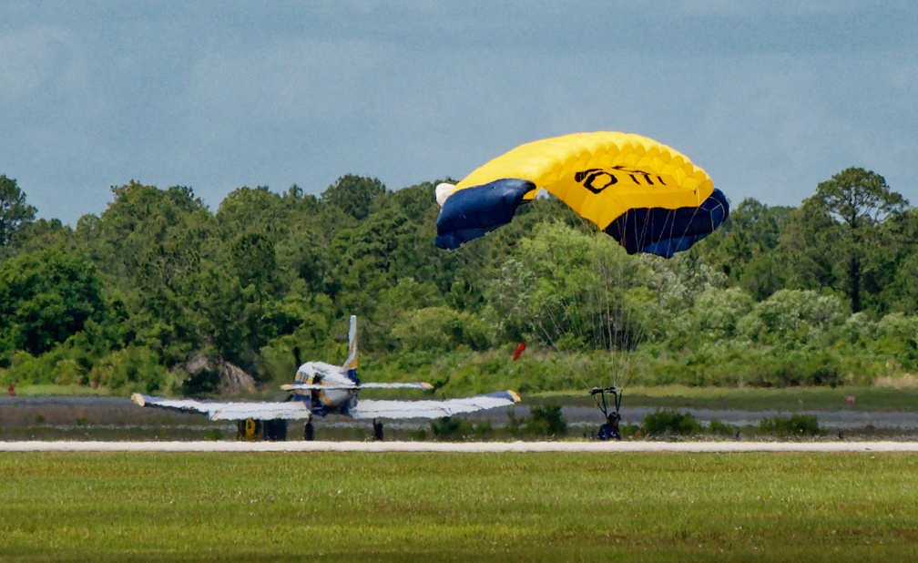 20220425 132408 Deland Skydive Karin AFF4