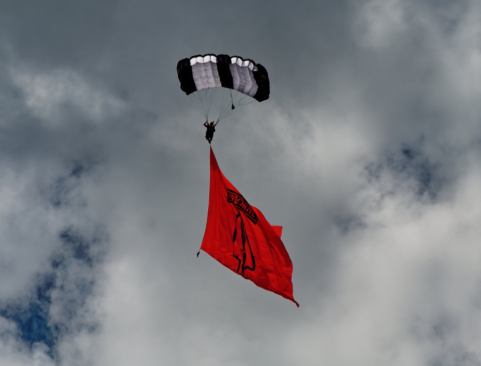 20220425 133645 Deland Skydive Black Daggers Flag Demo