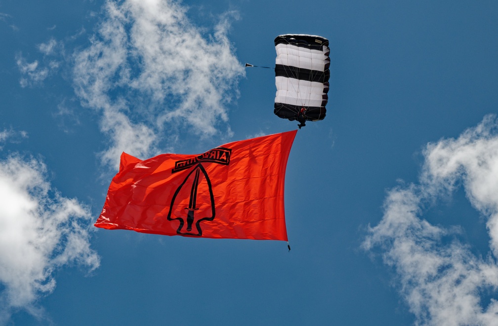 20220425 133655 Deland Skydive Black Daggers Flag Demo