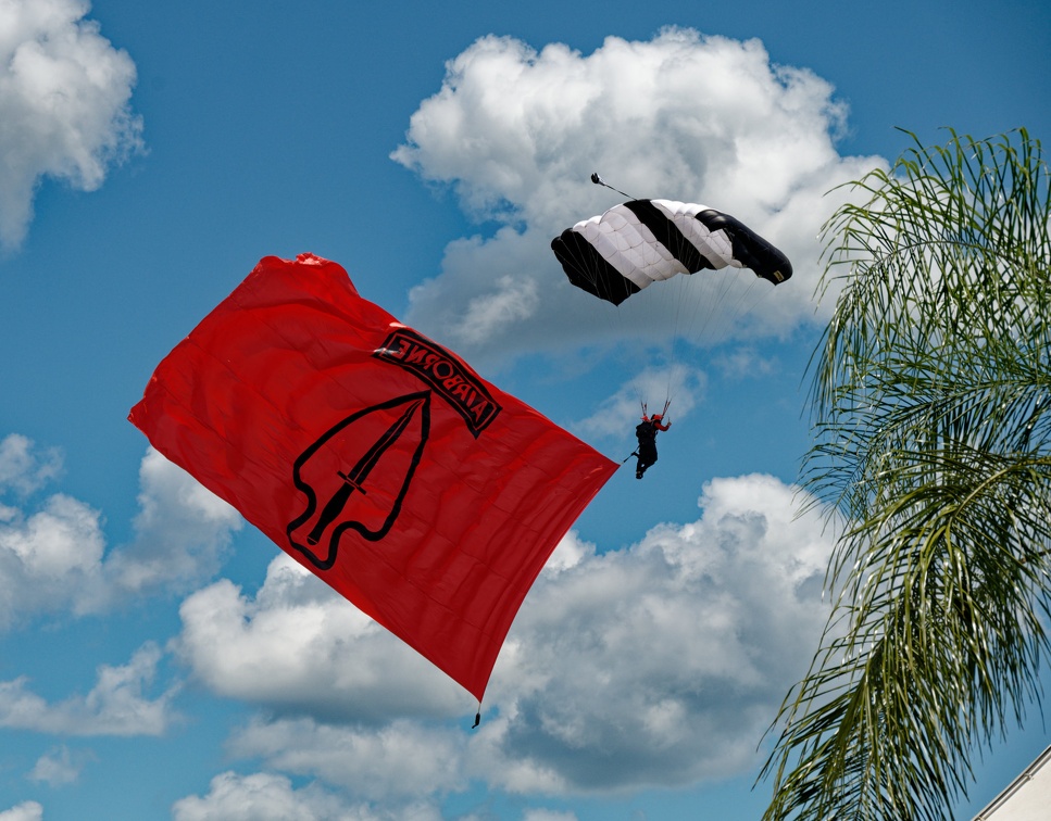 20220425 133709 Deland Skydive Black Daggers Flag Demo